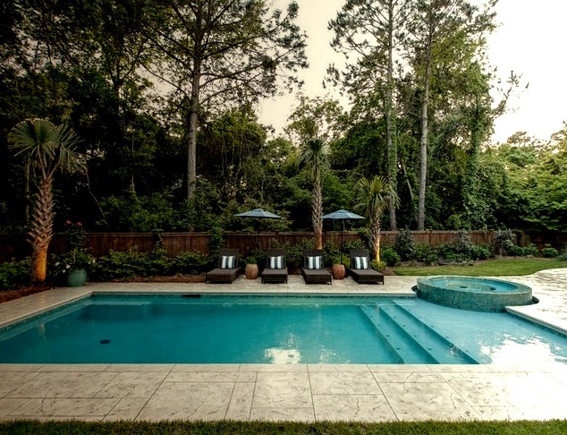 Contemporary Pool in Charleston